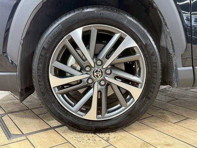 カローラクロス ハイブリッド Z パノラマルーフ/レーダクルーズコントロール/セーフティーセンス/純正ディスプレイオーディオ/バックカメラ/シートヒーター/ブラインドスポットモニター/オートマチックハイビーム/電動リヤゲート/LED(23枚目)