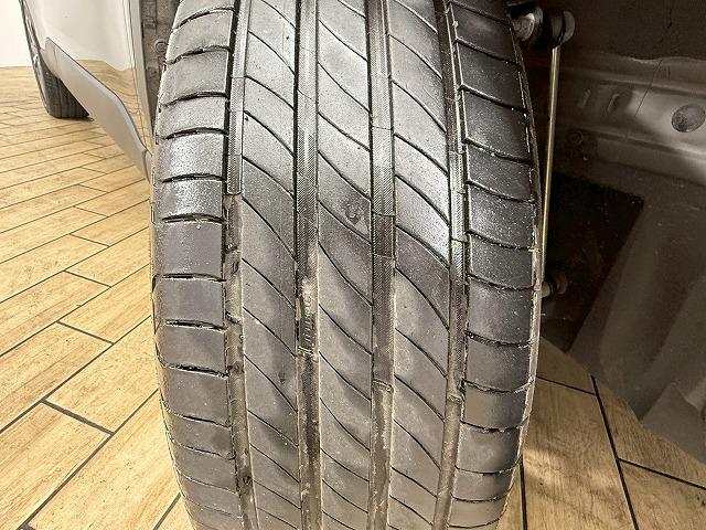 カローラクロス ハイブリッド Z パノラマルーフ/レーダクルーズコントロール/セーフティーセンス/純正ディスプレイオーディオ/バックカメラ/シートヒーター/ブラインドスポットモニター/オートマチックハイビーム/電動リヤゲート/LED(28枚目)