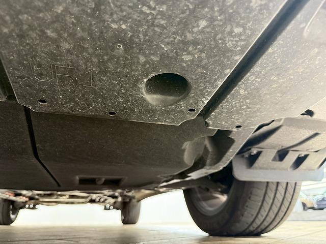 カローラクロス ハイブリッド Z パノラマルーフ/レーダクルーズコントロール/セーフティーセンス/純正ディスプレイオーディオ/バックカメラ/シートヒーター/ブラインドスポットモニター/オートマチックハイビーム/電動リヤゲート/LED(31枚目)