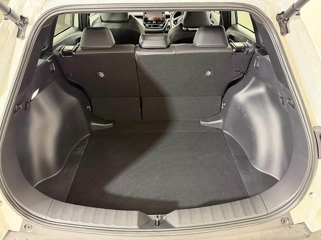 カローラクロス ハイブリッド Z 全周囲カメラ/ガラスルーフ/レーダークルーズコントロール/ブラインドスポットモニター/セーフティーセンス/電動リヤゲート/シートヒーター/パワーシート/ETC/LEDヘッドライト/純正ディスプレイ(13枚目)