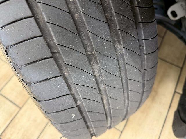 カローラクロス ハイブリッド Z 全周囲カメラ/ガラスルーフ/レーダークルーズコントロール/ブラインドスポットモニター/セーフティーセンス/電動リヤゲート/シートヒーター/パワーシート/ETC/LEDヘッドライト/純正ディスプレイ(26枚目)