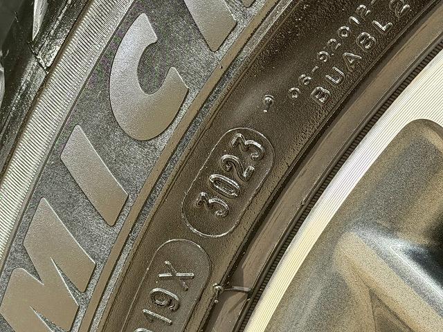 カローラクロス ハイブリッド Z 全周囲カメラ/ガラスルーフ/レーダークルーズコントロール/ブラインドスポットモニター/セーフティーセンス/電動リヤゲート/シートヒーター/パワーシート/ETC/LEDヘッドライト/純正ディスプレイ(27枚目)