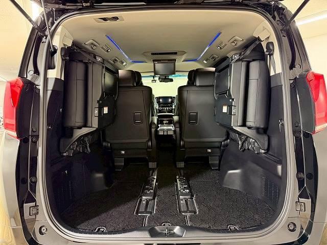 アルファード Ｓ“Ｃ　パッケージ”　後席モニター／レーダークルーズコントロール／三眼ＬＥＤヘッド／ＥＴＣ／セーフティーセンス／両側電動スライドドア／パワーバッグドア／シートヒーター／ベンチレーション／ＣＤ・ＤＶＤデッキ／スマートキー（13枚目）