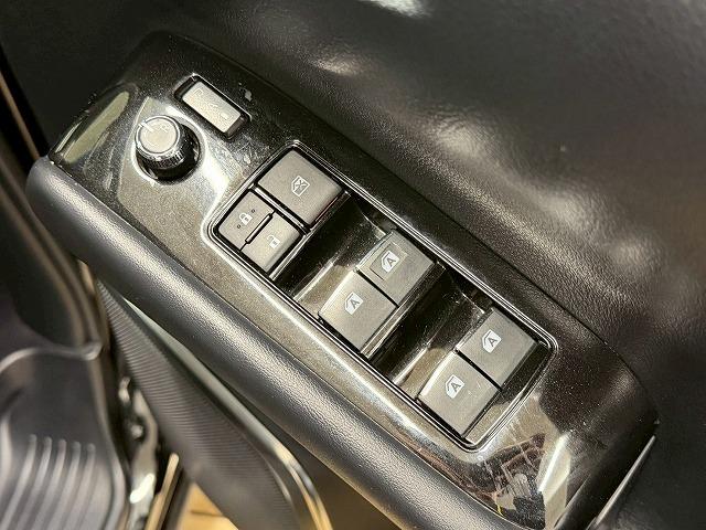 アルファード Ｓ“Ｃ　パッケージ”　後席モニター／レーダークルーズコントロール／三眼ＬＥＤヘッド／ＥＴＣ／セーフティーセンス／両側電動スライドドア／パワーバッグドア／シートヒーター／ベンチレーション／ＣＤ・ＤＶＤデッキ／スマートキー（49枚目）