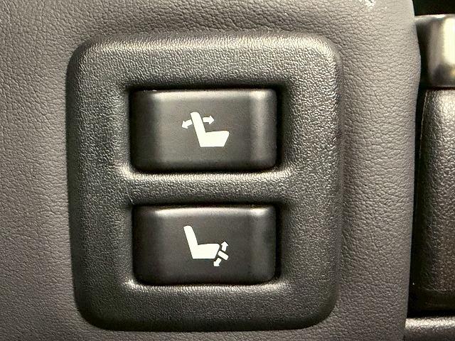 アルファード Ｓ“Ｃ　パッケージ”　後席モニター／レーダークルーズコントロール／三眼ＬＥＤヘッド／ＥＴＣ／セーフティーセンス／両側電動スライドドア／パワーバッグドア／シートヒーター／ベンチレーション／ＣＤ・ＤＶＤデッキ／スマートキー（51枚目）