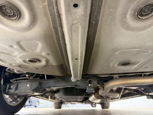 アルファード Ｓ“Ｃ　パッケージ”　後席モニター／レーダークルーズコントロール／三眼ＬＥＤヘッド／ＥＴＣ／セーフティーセンス／両側電動スライドドア／パワーバッグドア／シートヒーター／ベンチレーション／ＣＤ・ＤＶＤデッキ／スマートキー（63枚目）