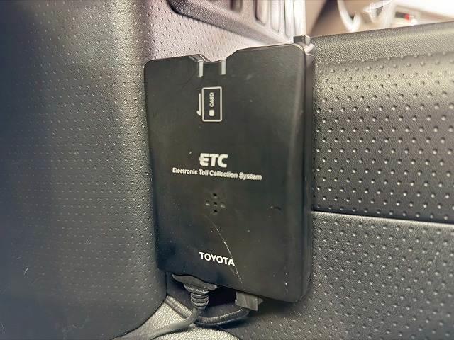 FJクルーザー ブラックカラーパッケージ ミッキートンプソン17アルミホイール/リフトアップ/フルセグ/Bluetooth/ETC/クルーズコントロール/クリアランスソナー/横滑り防止装置/4WD/キーレスエントリー/パワーウィンドウ(4枚目)