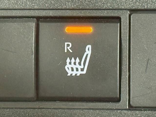 ヤリスクロス ハイブリッドＺ　ウルバーノ　全周囲カメラ／シートヒーター／アダプティブクルーズコントロール／ブラインドスポットモニター／ディスプレイオーディオ／ＥＴＣ／フルセグ／ナビ／スマートキー／パワーシート／ＨＤＭＩ／シートヒーター（9枚目）