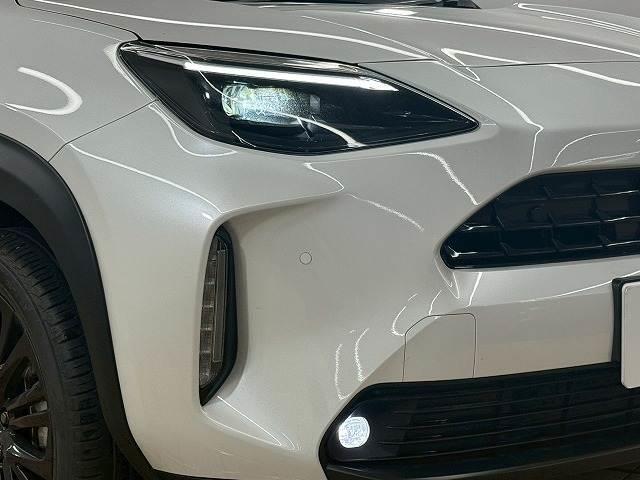 ヤリスクロス ハイブリッドＺ　ウルバーノ　全周囲カメラ／シートヒーター／アダプティブクルーズコントロール／ブラインドスポットモニター／ディスプレイオーディオ／ＥＴＣ／フルセグ／ナビ／スマートキー／パワーシート／ＨＤＭＩ／シートヒーター（19枚目）