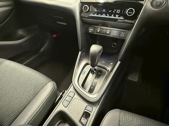 ヤリスクロス ハイブリッドＺ　ウルバーノ　全周囲カメラ／シートヒーター／アダプティブクルーズコントロール／ブラインドスポットモニター／ディスプレイオーディオ／ＥＴＣ／フルセグ／ナビ／スマートキー／パワーシート／ＨＤＭＩ／シートヒーター（36枚目）