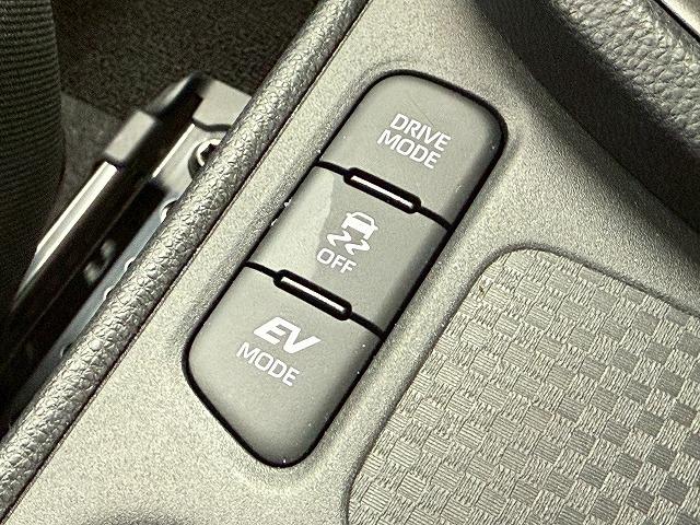 ヤリスクロス ハイブリッドＺ　ウルバーノ　全周囲カメラ／シートヒーター／アダプティブクルーズコントロール／ブラインドスポットモニター／ディスプレイオーディオ／ＥＴＣ／フルセグ／ナビ／スマートキー／パワーシート／ＨＤＭＩ／シートヒーター（37枚目）