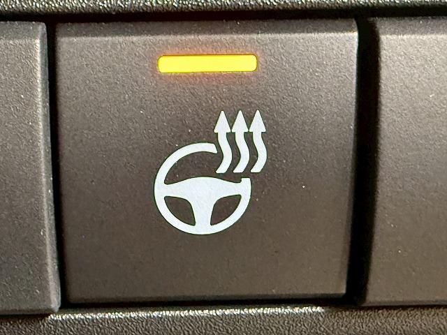 ヤリスクロス ハイブリッドＺ　ウルバーノ　全周囲カメラ／シートヒーター／アダプティブクルーズコントロール／ブラインドスポットモニター／ディスプレイオーディオ／ＥＴＣ／フルセグ／ナビ／スマートキー／パワーシート／ＨＤＭＩ／シートヒーター（41枚目）