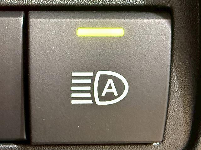 ヤリスクロス ハイブリッドＺ　ウルバーノ　全周囲カメラ／シートヒーター／アダプティブクルーズコントロール／ブラインドスポットモニター／ディスプレイオーディオ／ＥＴＣ／フルセグ／ナビ／スマートキー／パワーシート／ＨＤＭＩ／シートヒーター（42枚目）