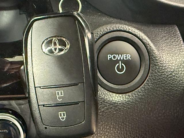 ヤリスクロス ハイブリッドＺ　ウルバーノ　全周囲カメラ／シートヒーター／アダプティブクルーズコントロール／ブラインドスポットモニター／ディスプレイオーディオ／ＥＴＣ／フルセグ／ナビ／スマートキー／パワーシート／ＨＤＭＩ／シートヒーター（48枚目）