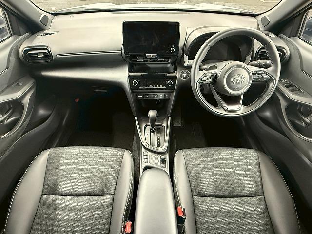 ヤリスクロス ハイブリッドＺ　ウルバーノ　全周囲カメラ／シートヒーター／アダプティブクルーズコントロール／ブラインドスポットモニター／ディスプレイオーディオ／ＥＴＣ／フルセグ／ナビ／スマートキー／パワーシート／ＨＤＭＩ／シートヒーター（57枚目）