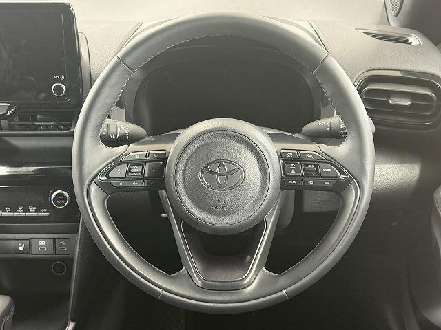 ヤリスクロス ハイブリッドＺ　ウルバーノ　全周囲カメラ／シートヒーター／アダプティブクルーズコントロール／ブラインドスポットモニター／ディスプレイオーディオ／ＥＴＣ／フルセグ／ナビ／スマートキー／パワーシート／ＨＤＭＩ／シートヒーター（60枚目）