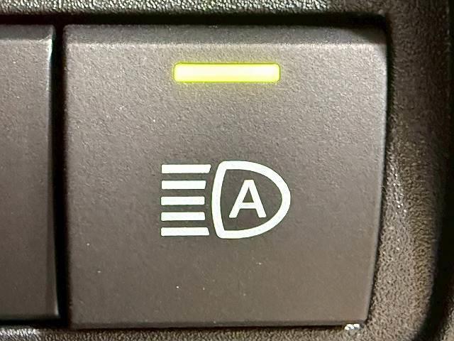 ヤリスクロス ハイブリッドＺ　ウルバーノ　全周囲カメラ／シートヒーター／アダプティブクルーズコントロール／ブラインドスポットモニター／ディスプレイオーディオ／ＥＴＣ／フルセグ／ナビ／スマートキー／パワーシート／ＨＤＭＩ／シートヒーター（11枚目）