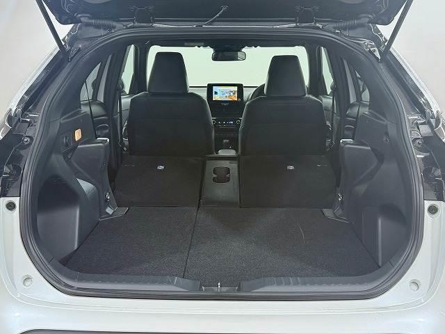 ヤリスクロス ハイブリッドＺ　ウルバーノ　全周囲カメラ／シートヒーター／アダプティブクルーズコントロール／ブラインドスポットモニター／ディスプレイオーディオ／ＥＴＣ／フルセグ／ナビ／スマートキー／パワーシート／ＨＤＭＩ／シートヒーター（13枚目）