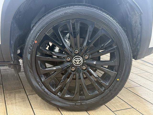 ヤリスクロス ハイブリッドＺ　ウルバーノ　全周囲カメラ／シートヒーター／アダプティブクルーズコントロール／ブラインドスポットモニター／ディスプレイオーディオ／ＥＴＣ／フルセグ／ナビ／スマートキー／パワーシート／ＨＤＭＩ／シートヒーター（21枚目）