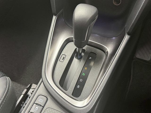 ヤリスクロス ハイブリッドＺ　ウルバーノ　全周囲カメラ／シートヒーター／アダプティブクルーズコントロール／ブラインドスポットモニター／ディスプレイオーディオ／ＥＴＣ／フルセグ／ナビ／スマートキー／パワーシート／ＨＤＭＩ／シートヒーター（36枚目）