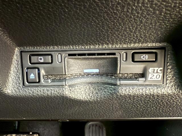 ヤリスクロス ハイブリッドＺ　ウルバーノ　全周囲カメラ／シートヒーター／アダプティブクルーズコントロール／ブラインドスポットモニター／ディスプレイオーディオ／ＥＴＣ／フルセグ／ナビ／スマートキー／パワーシート／ＨＤＭＩ／シートヒーター（47枚目）