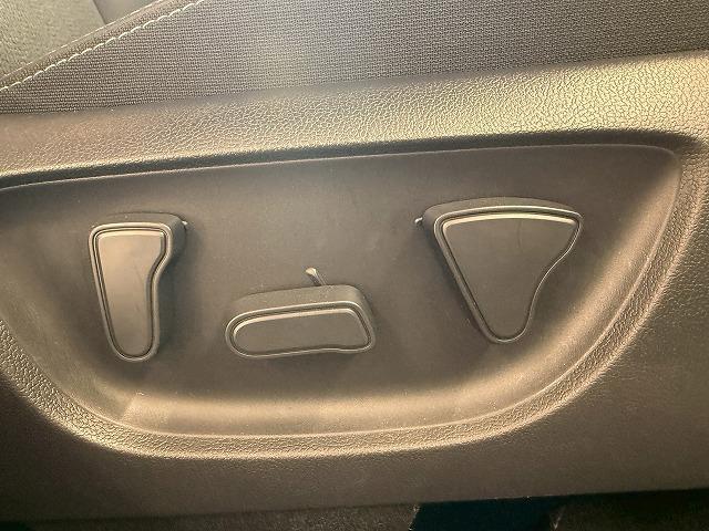 ヤリスクロス ハイブリッドＺ　ウルバーノ　全周囲カメラ／シートヒーター／アダプティブクルーズコントロール／ブラインドスポットモニター／ディスプレイオーディオ／ＥＴＣ／フルセグ／ナビ／スマートキー／パワーシート／ＨＤＭＩ／シートヒーター（56枚目）