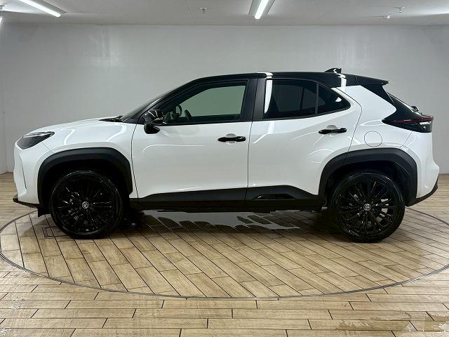 ヤリスクロス ハイブリッドＺ　ウルバーノ　全周囲カメラ／シートヒーター／アダプティブクルーズコントロール／ブラインドスポットモニター／ディスプレイオーディオ／ＥＴＣ／フルセグ／ナビ／スマートキー／パワーシート／ＨＤＭＩ／シートヒーター（64枚目）