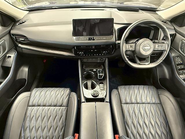 エクストレイル オーテック　ｅ－４ＯＲＣＥ　アドバンスドパッケージ　アラウンドビューモニター／プロパイロット／デジタルインナーミラー／ブラインドスポットモニター／電動リヤゲート／ヘッドアップディスプレイ／純正１２．３インチナビ／パワーシート／リートメモリー／ＬＥＤ（35枚目）