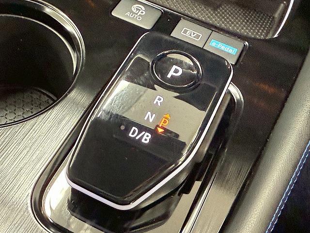 エクストレイル オーテック　ｅ－４ＯＲＣＥ　アドバンスドパッケージ　アラウンドビューモニター／プロパイロット／デジタルインナーミラー／ブラインドスポットモニター／電動リヤゲート／ヘッドアップディスプレイ／純正１２．３インチナビ／パワーシート／リートメモリー／ＬＥＤ（52枚目）