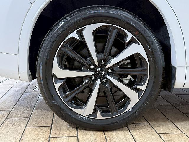 CX-60 PHEV プレミアムモダン サンルーフ/ホワイトレザーシート/全周囲カメラ/BOSEスピーカー/ブラインドスポットモニター/シートヒーター/シートクーラー/ステアリングヒーター/レーダクルーズコントロール/パドルシフト(29枚目)