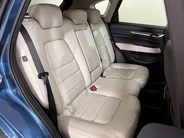 ＣＸ－５ ＸＤ　Ｌパッケージ　純正エアロ／全周囲カメラ／ＢＯＳＥスピーカー／レーダークルーズコントロール／ブラインドスポットモニター／ベージュレザーシート／クリアランスソナー／パワーシート／シートメモリー／電動リヤゲート／ＬＥＤ（6枚目）