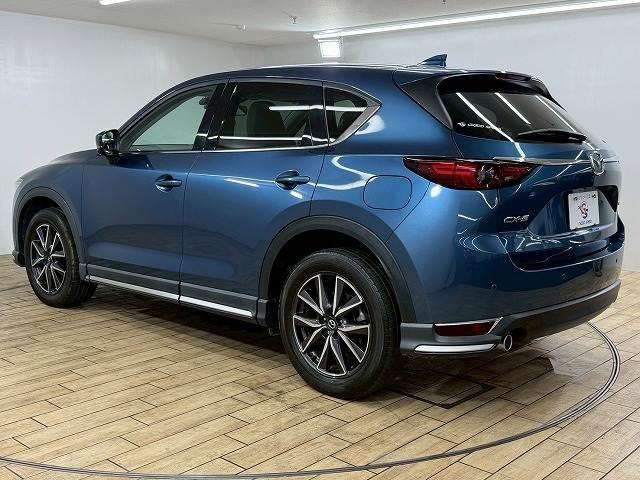 ＣＸ－５ ＸＤ　Ｌパッケージ　純正エアロ／全周囲カメラ／ＢＯＳＥスピーカー／レーダークルーズコントロール／ブラインドスポットモニター／ベージュレザーシート／クリアランスソナー／パワーシート／シートメモリー／電動リヤゲート／ＬＥＤ（16枚目）