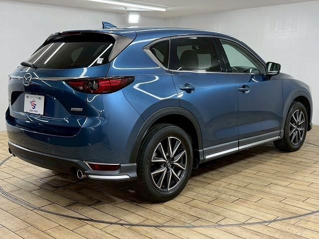 ＣＸ－５ ＸＤ　Ｌパッケージ　純正エアロ／全周囲カメラ／ＢＯＳＥスピーカー／レーダークルーズコントロール／ブラインドスポットモニター／ベージュレザーシート／クリアランスソナー／パワーシート／シートメモリー／電動リヤゲート／ＬＥＤ（17枚目）