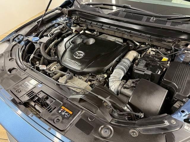 ＣＸ－５ ＸＤ　Ｌパッケージ　純正エアロ／全周囲カメラ／ＢＯＳＥスピーカー／レーダークルーズコントロール／ブラインドスポットモニター／ベージュレザーシート／クリアランスソナー／パワーシート／シートメモリー／電動リヤゲート／ＬＥＤ（18枚目）