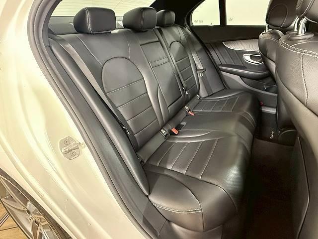 Ｃクラス Ｃ２２０ｄアバンギャルド　ＡＭＧライン　アダプティブクルーズコン／キーレスゴー／ブラインドスポットモニター／ブラックレザーシート／シートヒーター／純正ナビ／バックカメラ／ＬＥＤヘッドライト／純正１８インチアルミホイール／パワーシート（6枚目）
