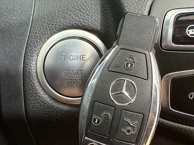 Ｃクラス Ｃ２２０ｄアバンギャルド　ＡＭＧライン　アダプティブクルーズコン／キーレスゴー／ブラインドスポットモニター／ブラックレザーシート／シートヒーター／純正ナビ／バックカメラ／ＬＥＤヘッドライト／純正１８インチアルミホイール／パワーシート（52枚目）