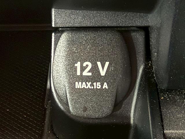 Ｃクラス Ｃ２２０ｄアバンギャルド　ＡＭＧライン　アダプティブクルーズコン／キーレスゴー／ブラインドスポットモニター／ブラックレザーシート／シートヒーター／純正ナビ／バックカメラ／ＬＥＤヘッドライト／純正１８インチアルミホイール／パワーシート（64枚目）