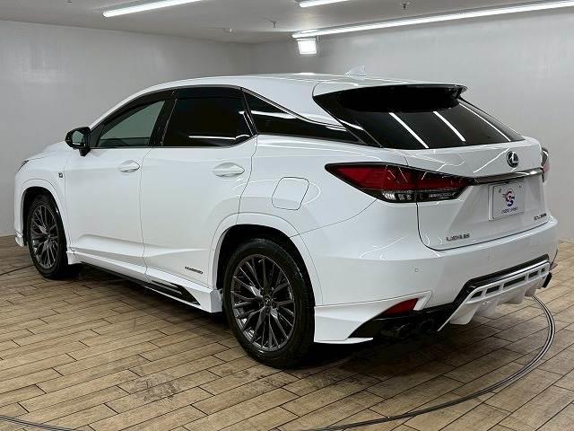 ＲＸ ＲＸ４５０ｈ　Ｆスポーツ　サンルーフ／マークレビンソン／ＴＲＤエアロ／ブラックレザーシート／三眼ＬＥＤヘッド／ヘッドアップディスプレイ／ブラインドスポットモニター／電動リヤゲート／シートクーラー／シートヒーター／レダクル（17枚目）