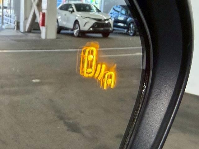 C-HR S GRスポーツ 全周囲カメラ/レーダークルーズコントロール/ブラインドスポットモニター/ETC/純正8型ディスプレイオーディオ/オートマチックハイビーム/ハーフレザーシート/LEDヘッドライト/純正19インチアルミ(8枚目)