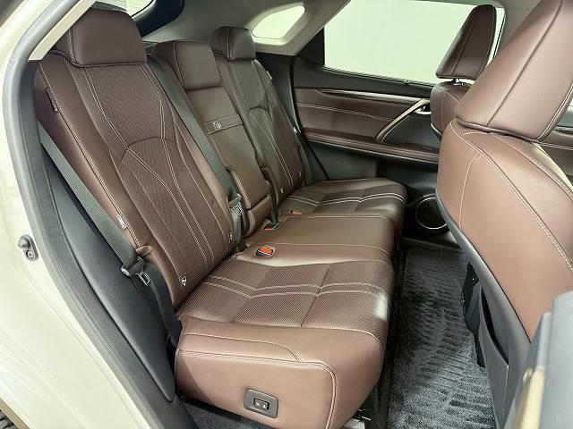 ＲＸ ＲＸ４５０ｈ　エレガントツアラー　特別仕様車／全周囲カメラ／茶革／三眼ＬＥＤヘッドライト／レーダークルーズコントロール／ブラインドスポットモニター／シートヒーター／シートクーラー／ヘッドアップディスプレイ／パドルシフト／電動リヤゲート（6枚目）