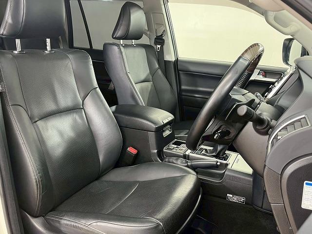 ランドクルーザープラド ＴＺ－Ｇ　サンルーフ／全周囲カメラ／ブラックレザーシート／３列シート／ブラインドスポットモニター／レーダークルーズコントロール／シートクーラー／シートヒーター／パドルシフト／純正１９インチアルミホイール（33枚目）