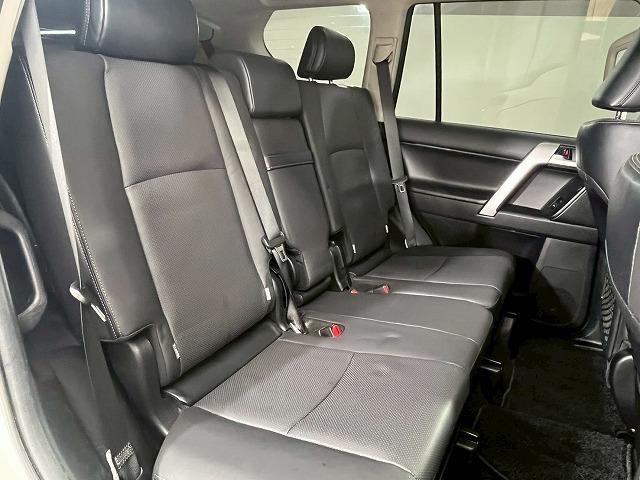 ランドクルーザープラド ＴＺ－Ｇ　サンルーフ／全周囲カメラ／ブラックレザーシート／３列シート／ブラインドスポットモニター／レーダークルーズコントロール／シートクーラー／シートヒーター／パドルシフト／純正１９インチアルミホイール（34枚目）