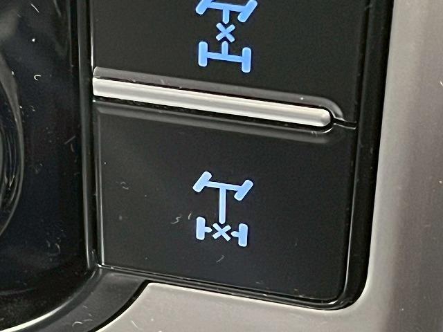 ランドクルーザープラド ＴＺ－Ｇ　サンルーフ／全周囲カメラ／ブラックレザーシート／３列シート／ブラインドスポットモニター／レーダークルーズコントロール／シートクーラー／シートヒーター／パドルシフト／純正１９インチアルミホイール（55枚目）