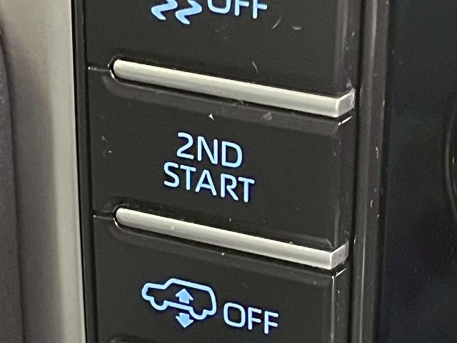 ランドクルーザープラド ＴＺ－Ｇ　サンルーフ／全周囲カメラ／ブラックレザーシート／３列シート／ブラインドスポットモニター／レーダークルーズコントロール／シートクーラー／シートヒーター／パドルシフト／純正１９インチアルミホイール（57枚目）