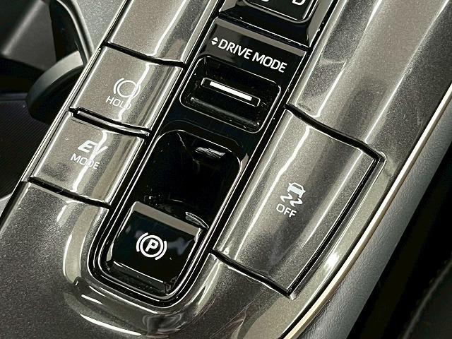 クラウンスポーツ Ｚ　モデリスタエアロ／パノラマルーフ／全周囲カメラ／寒冷地使用／レーダークルーズコントロール／純正１２．３インチナビ／デジタルインナーミラー／ブラインドスポットモニター／ブラックレザーシート（52枚目）