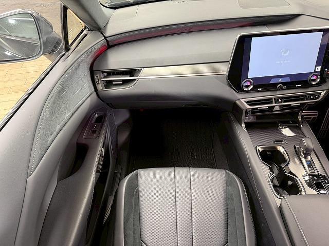 ＲＸ ＲＸ５００ｈ　Ｆスポーツパフォーマンス　サンルーフ／ブラックレザーシート／レーダークルーズコントロール／ブラインドスポットモニター／ＬＥＤヘッドライト／ブラインドスポットモニター／デジタルインナーミラー／シートクーラー／シートヒーター（42枚目）