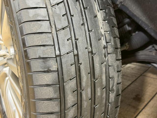 ハリアーハイブリッド Ｚ　レザーパッケージ　ＧＲエアロ／調光ルーフ／全周囲カメラ／純正１２．３インチディスプレイオーディオ／ＪＢＬサウンド／ブラインドスポットモニター／レーダークルーズコントロール／デジタルインナーミラー／電動リヤゲート（30枚目）