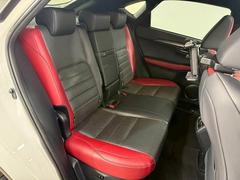 ������ɥ����Ȥϥꥯ�饤�˥󥰲�ǽ�Ǥ��Ĥ����ζ��֡������ͤ���äƤ⽽ʬ�ʥ��ڡ��������ݤ���Ƥ���ޤ��� 6