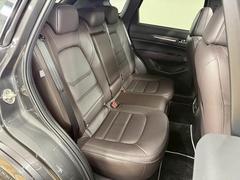 ������ɥ����Ȥϥꥯ�饤�˥󥰲�ǽ�Ǥ��Ĥ����ζ��֡������ͤ���äƤ⽽ʬ�ʥ��ڡ��������ݤ���Ƥ���ޤ��� 6