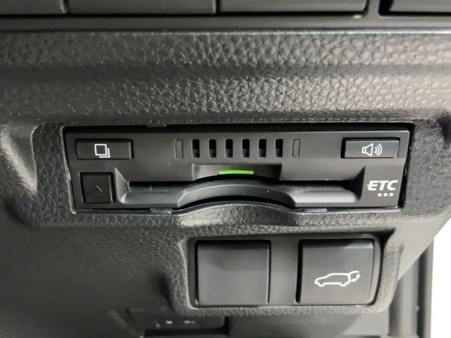 カローラクロス ハイブリッド Z 最長5年保証 ワンオーナー Rカメラ マルチビュー BTオ-ディオ ドラレコ 衝突軽減B ETC LEDライト 横滑り防止 シートヒーター 電動シート Rテールゲート クルコン アルミ フォグ(12枚目)